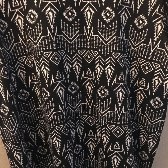 Lularoe XL Aztec Liv - Picture 4 of 4